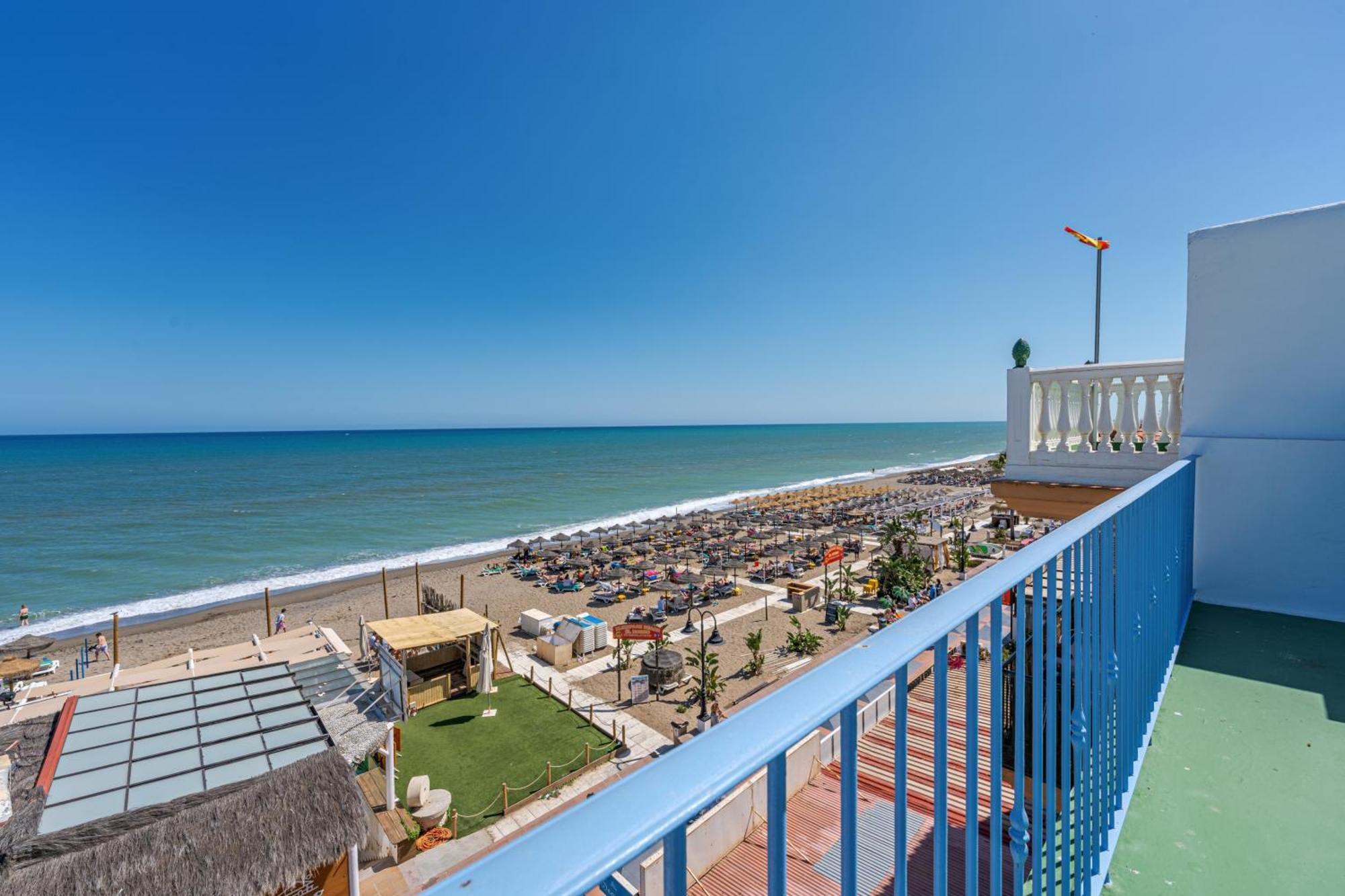 Sunset Malaga - Carihuela Beach & Sun Торремолінос Екстер'єр фото