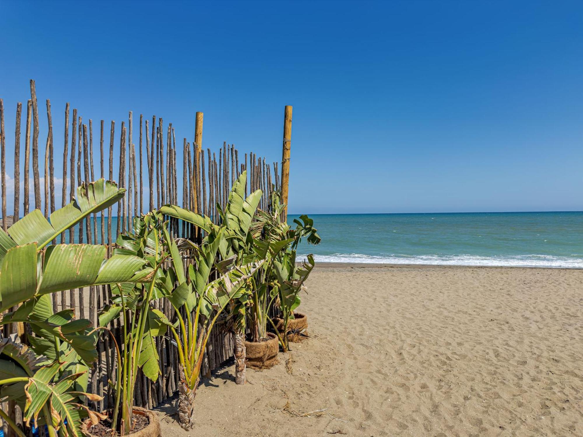 Sunset Malaga - Carihuela Beach & Sun Торремолінос Екстер'єр фото